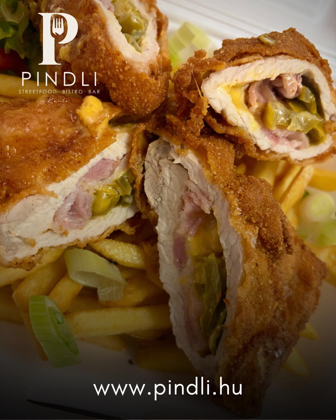 🔥 ZSIVÁNYBATYU 🔥

Ez nem egy sima rántott karaj… ez egy rendesen megtöltött Pindli féle történet. 😎

🥓 Bacon
🧀 Olvadós cheddar
🌶️ Jalapeño
🥩 Ropogós panírba bújtatott karaj

Egy falat, és megérted, hogy miért lett ZSIVÁNY a neve. 😎

Ha szereted a tartalmas, sajtos, baconös, enyhén csípős kajákat akkor ezt neked találtuk ki! 🤤

📍 Pindli – Városház tér 8
🌐 www.pindli.hu